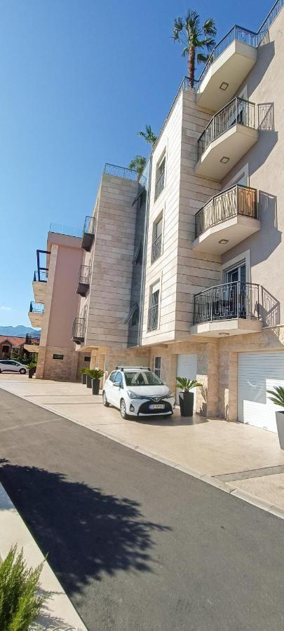 Eden Apartments Teodo Esterno foto